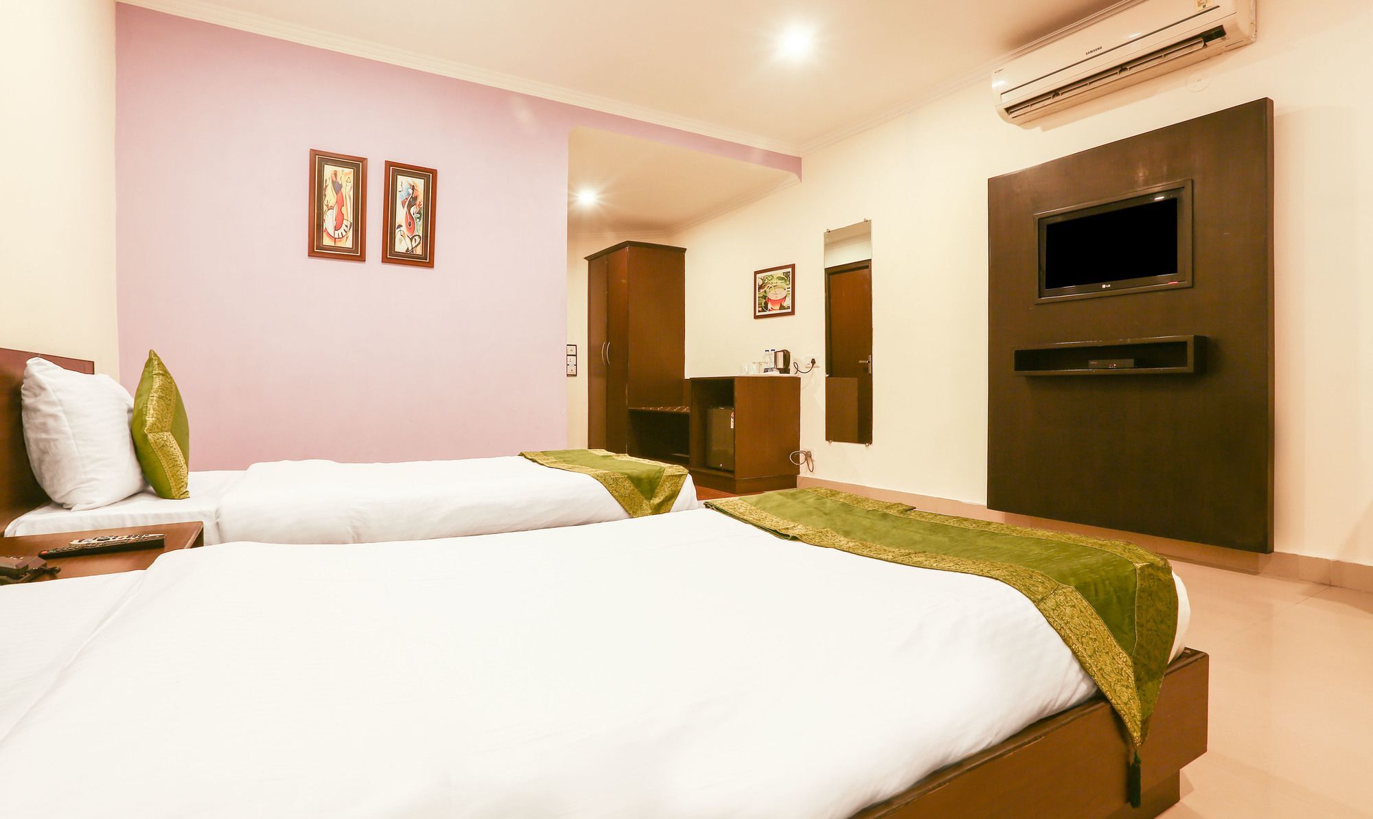 Treebo Trend Gk Conifer Hotel Dharamshala Exterior foto
