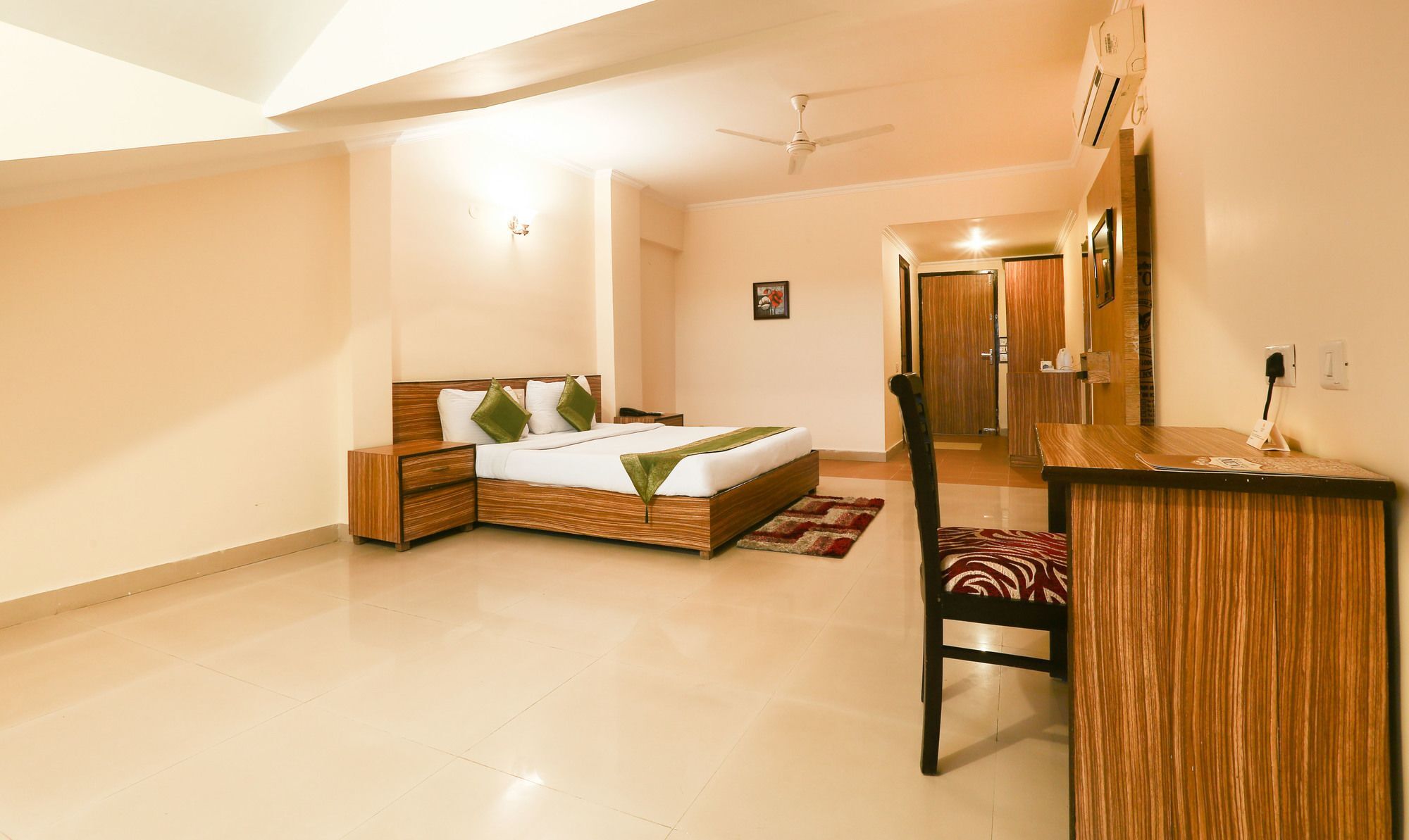 Treebo Trend Gk Conifer Hotel Dharamshala Exterior foto